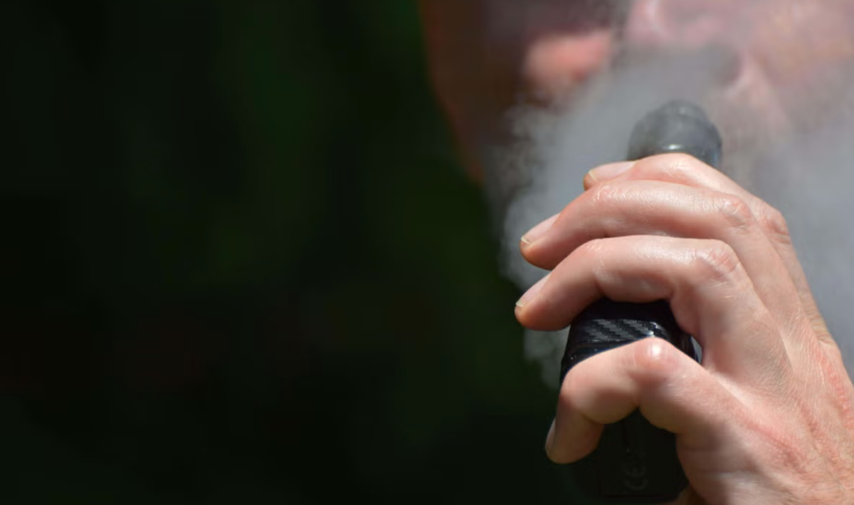 La marca Chill Brands enfrenta desafíos ya que el Reino Unido prohíbe los cigarros electrónicos desechables.