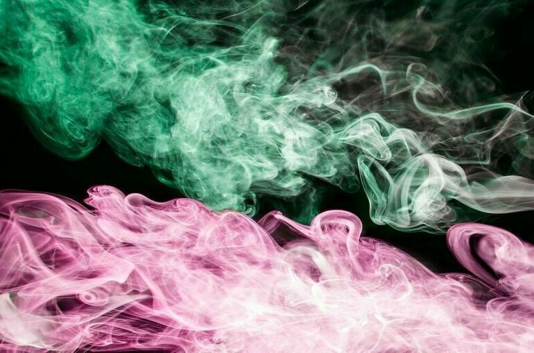 Russian Parliament Discusses Proposal to Ban E-Cigarettes Completely