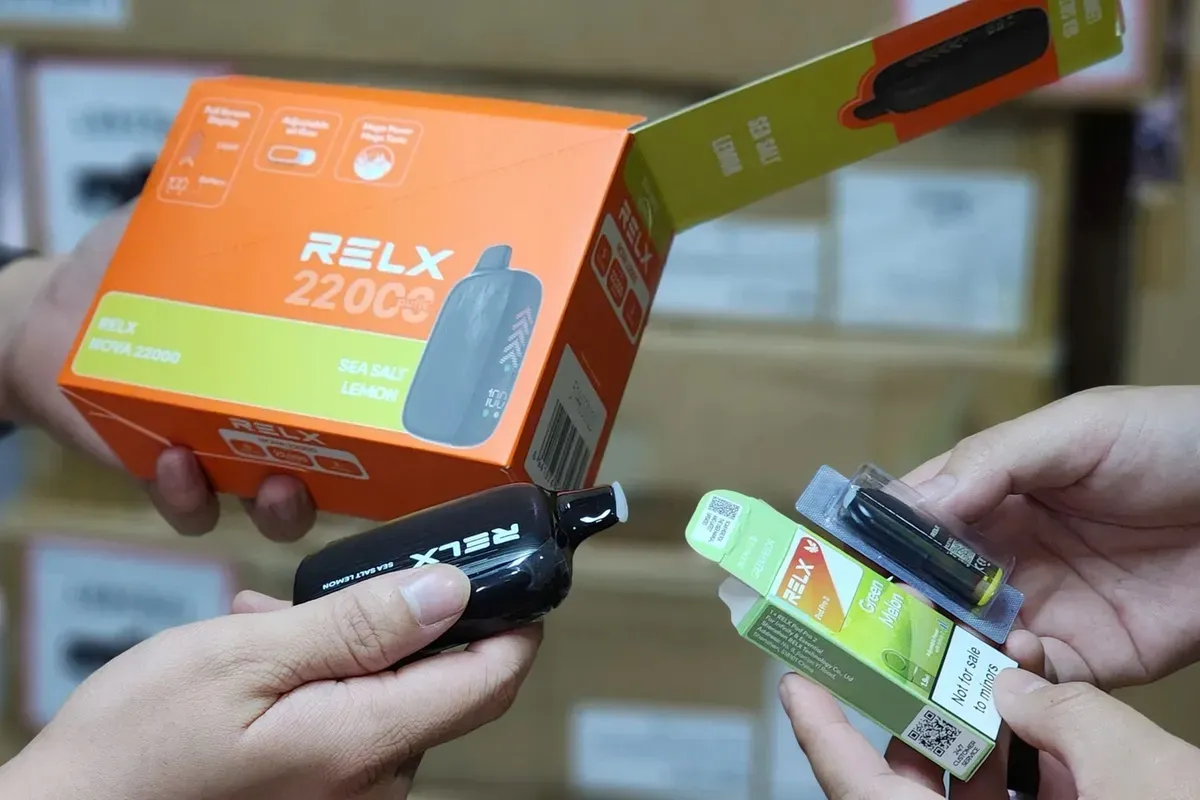 Police in Da Nang Confiscate Illegal E-cigarette Products