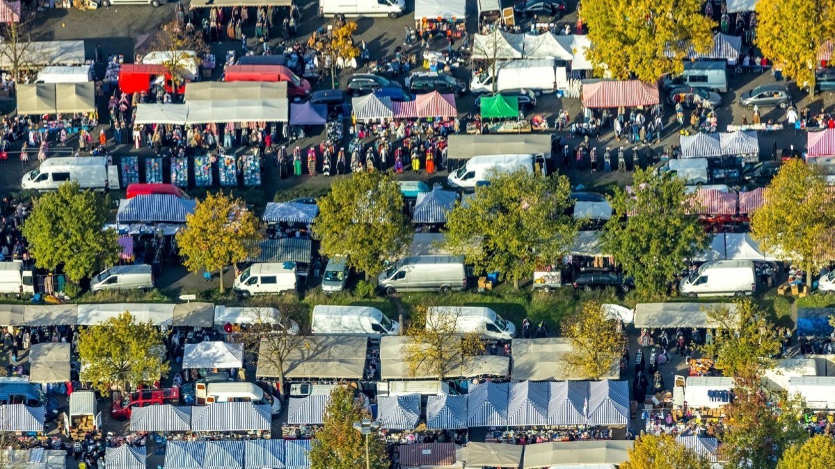 Large-Scale Inspection at Flea Market in Gelsenkirchen, Germany