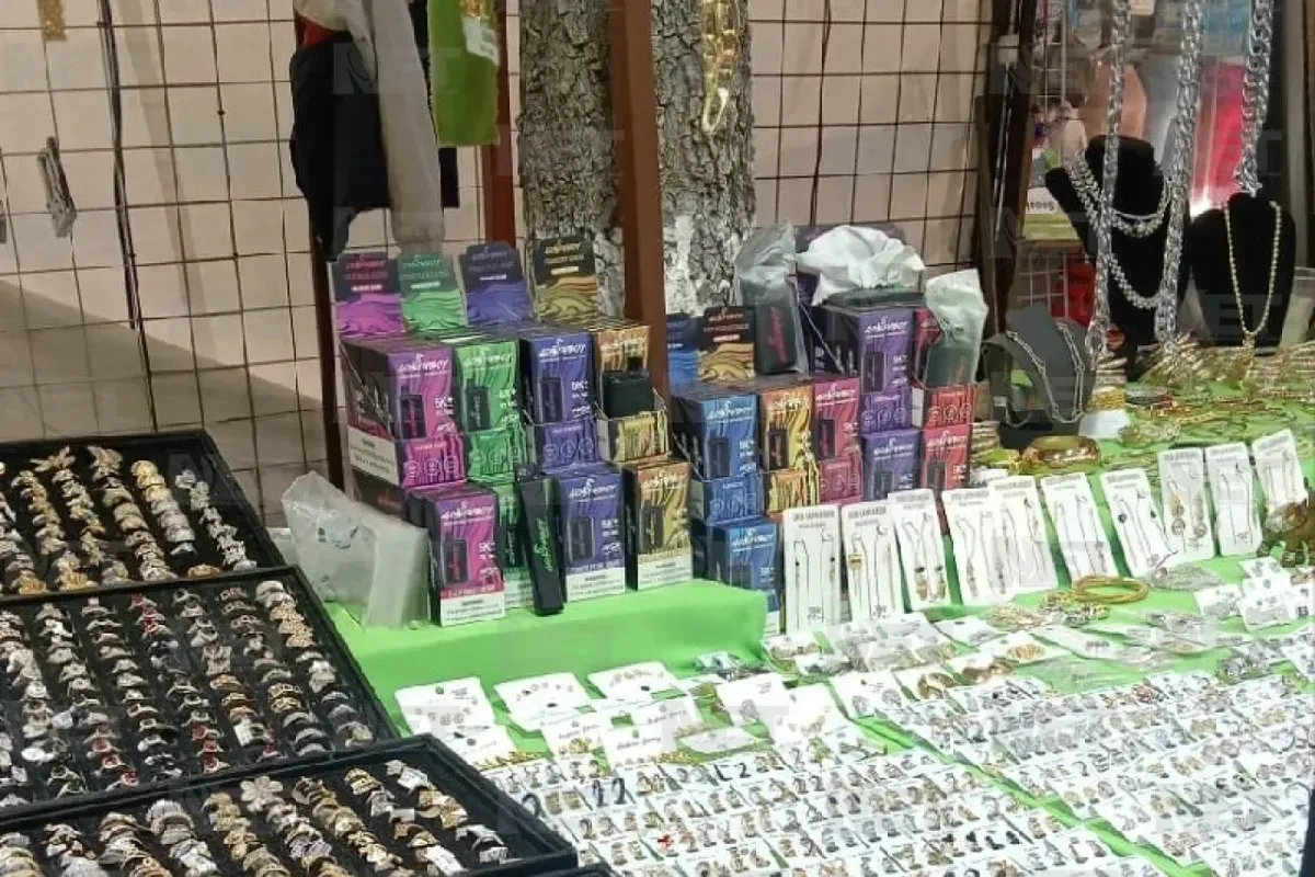 Mexico's E-Cigarette Ban Sparks 15-20% Online Sales Surge Amidst Christmas Stall Controversy