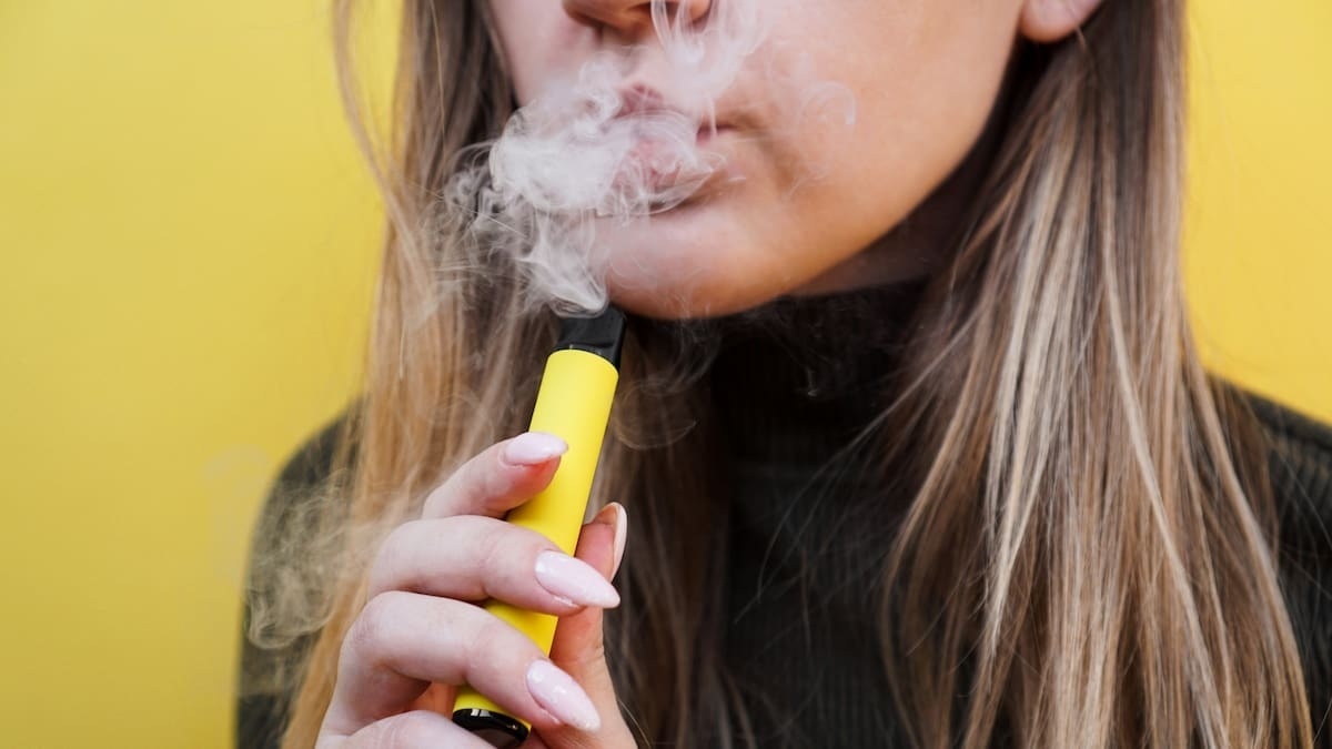 Controversy Surrounding New Zealand's E-Cigarette Quit Smoking Program