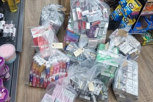 英国警方开展联合执法 查获价值1.4万英镑非法烟草和电子烟