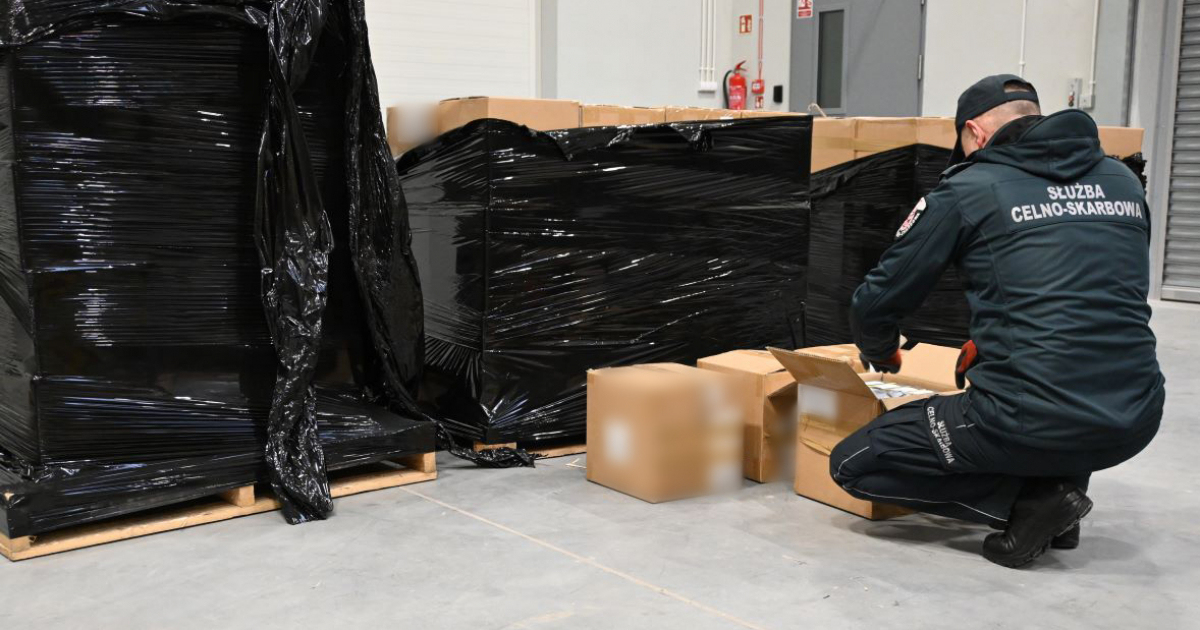 Illegal Smuggling Operation Uncovered by Border Customs in Poland