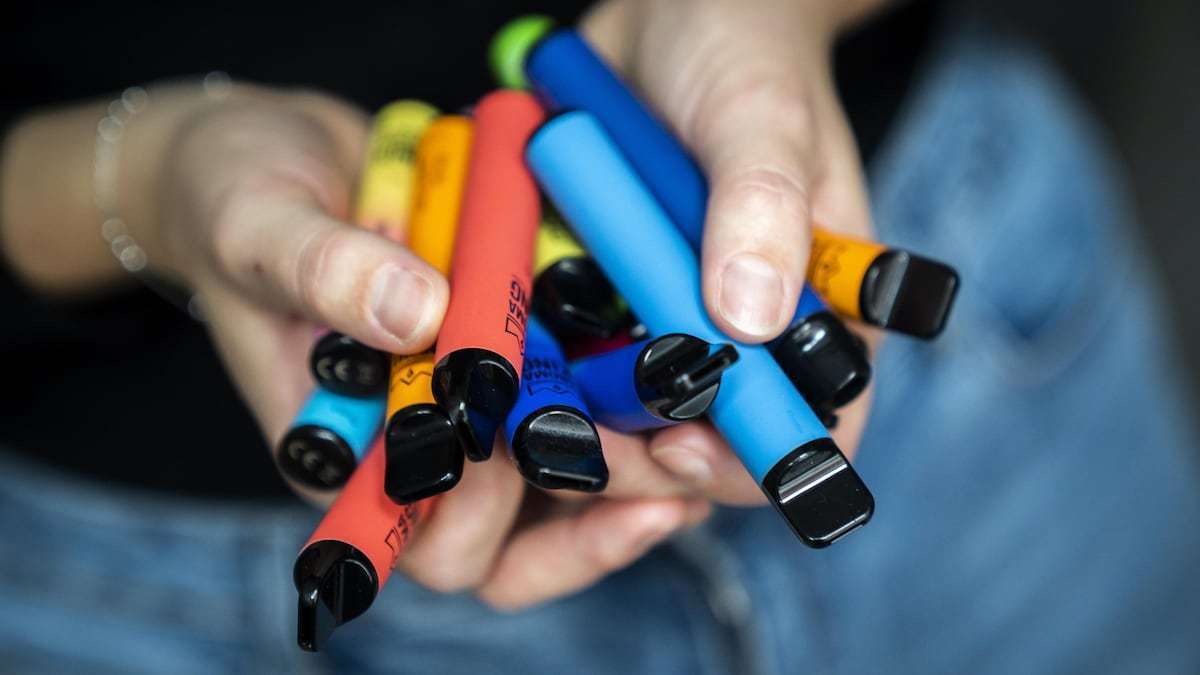 El Gobierno danés implementa medidas para frenar el uso de cigarrillos electrónicos entre los jóvenes.