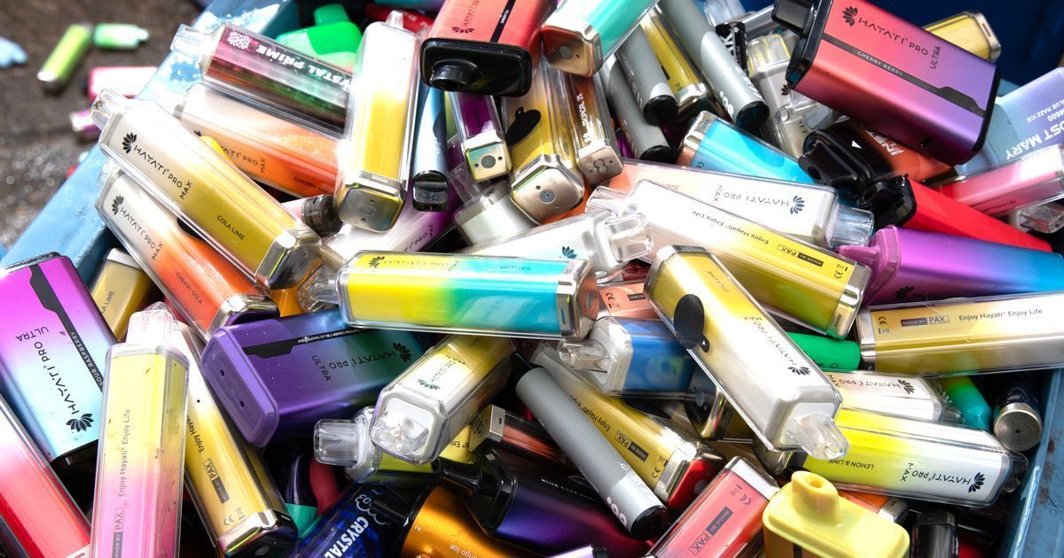 Preocupaciones crecientes: Encuesta en el Reino Unido revela compras generalizadas de cigarrillos electrónicos falsos.