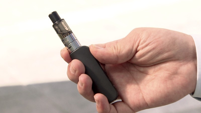 El aumento de productos de nicotina sintética en el mercado de cigarrillos electrónicos.