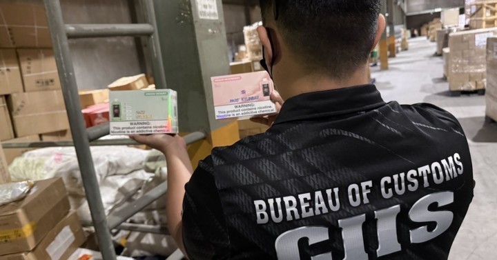Almacén confiscado en Filipinas con mercancía falsificada valorada en $21 millones.