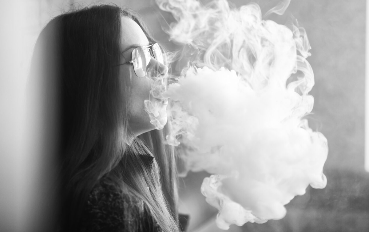 La Cámara de Kentucky aprueba proyecto de ley que regula a los minoristas de tabaco y cigarrillos electrónicos.