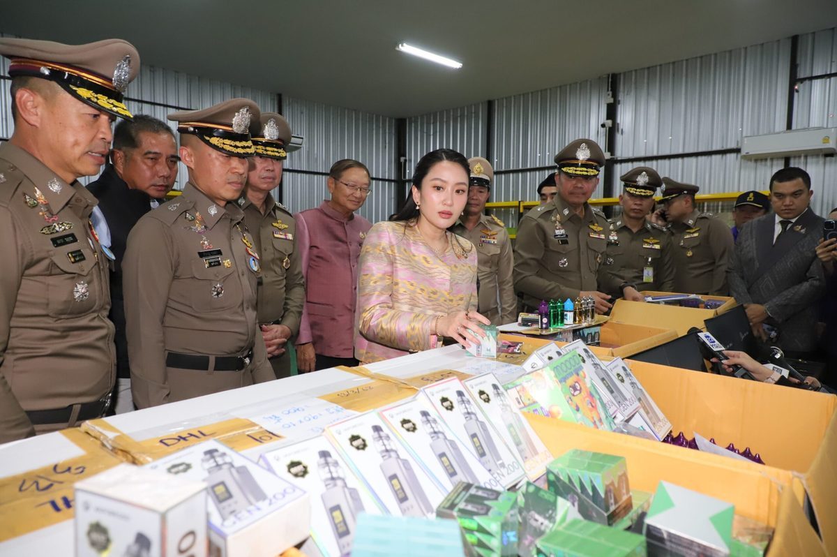 La policía tailandesa desmantela la mayor red de contrabando de cigarrillos electrónicos, incautan mercancía valorada en $3.9 millones.