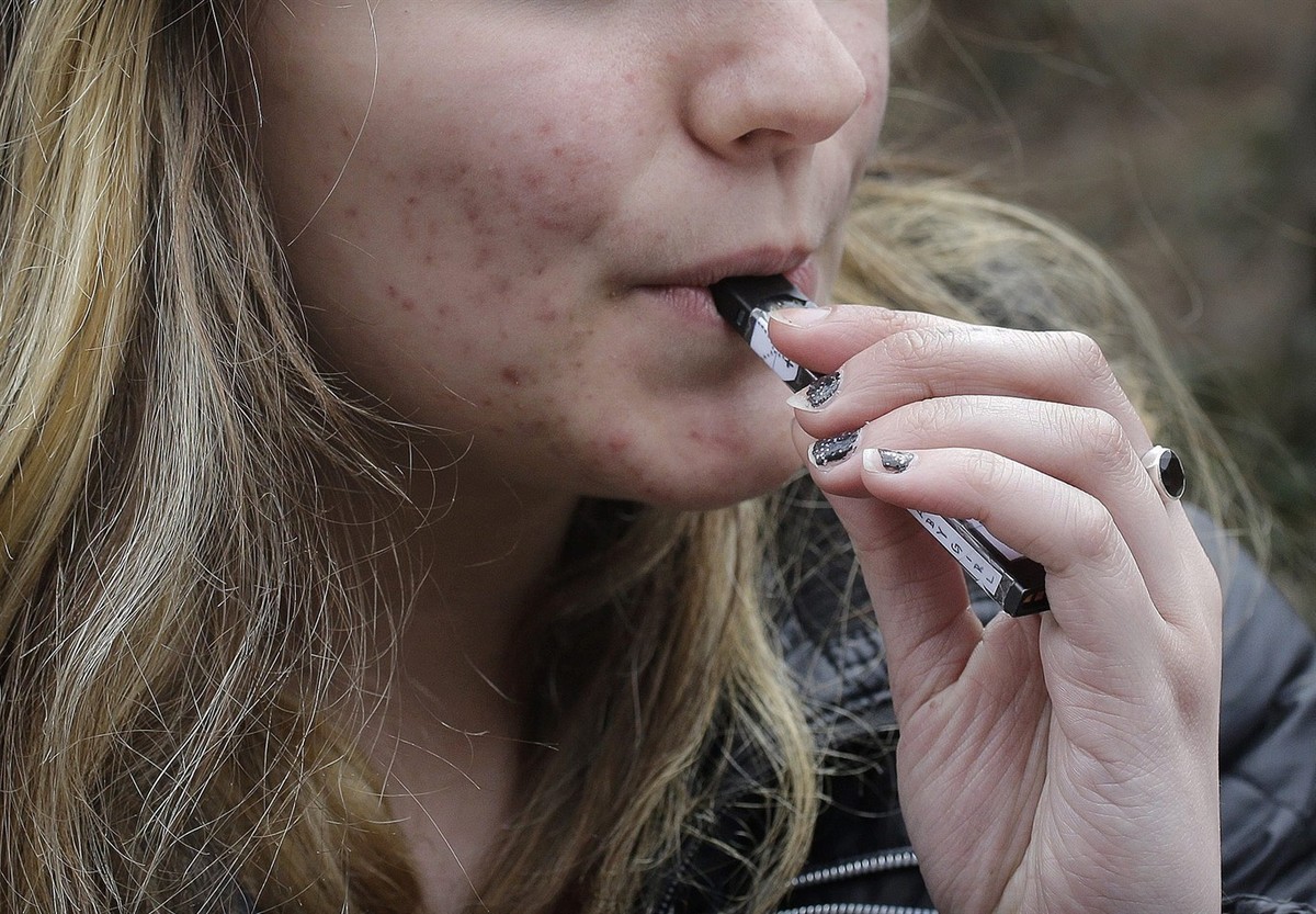 La Sociedad Canadiense del Cáncer lanza un programa para jóvenes que desean dejar de fumar cigarrillos electrónicos.