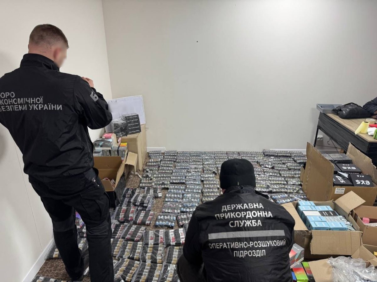 Ukrainian Police Bust Network Smuggling Illegal E-cigarettes on Telegram