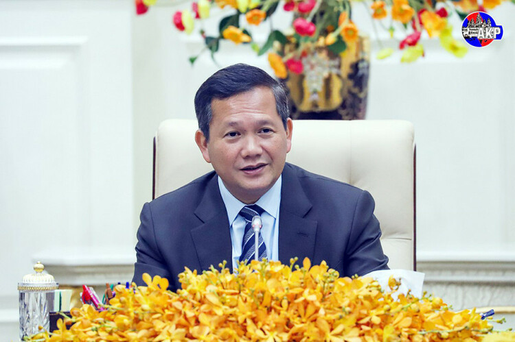 Foreign Officials Propose E-Cigarette Factory in Cambodia; PM Rejects Any Investment