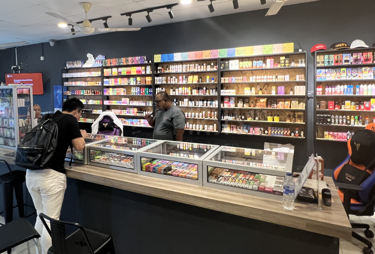 Varios estados de Malasia han implementado políticas de prohibición o restricción de la venta de cigarrillos electrónicos.