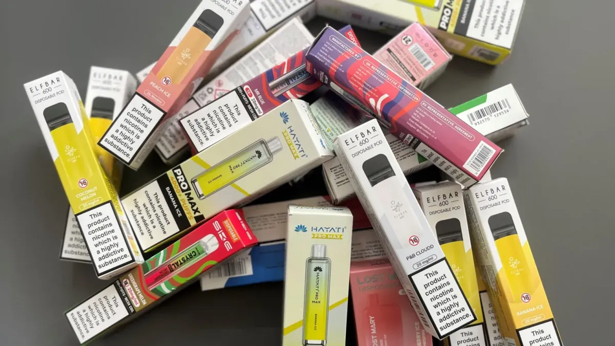 BBC卧底调查:一次性电子烟禁令两周后,近半数商店仍公然售卖产品