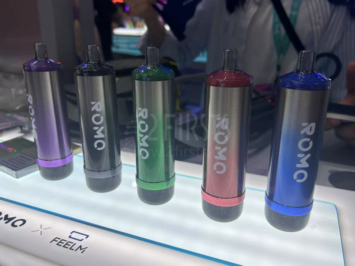 新品图集|思摩尔FEELM携7款产品参展 包括磁吸式口味可调节、明油产品、按压屏幕切换口味等