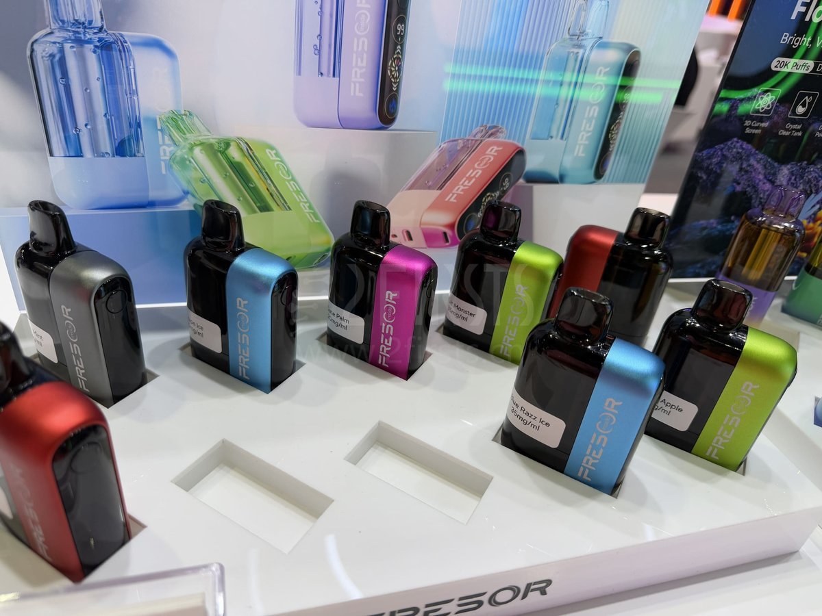 Exhibition Insight | RELX, OXBAR, and Others Launch Magnetic-Pull E-Cigarettes, Featuring Magnetic-Pull Screens on Multiple Products