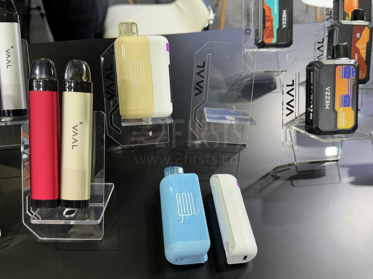Exhibition Insight | RELX, OXBAR, and Others Launch Magnetic-Pull E-Cigarettes, Featuring Magnetic-Pull Screens on Multiple Products