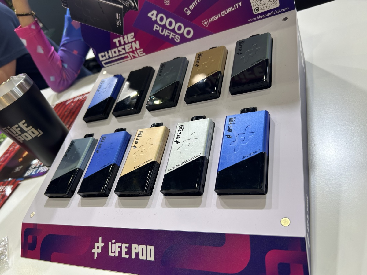 Exhibition Watch | Brands like RELX、Firstunion and HQD Showcase Aluminum Alloy E-Cigarettes