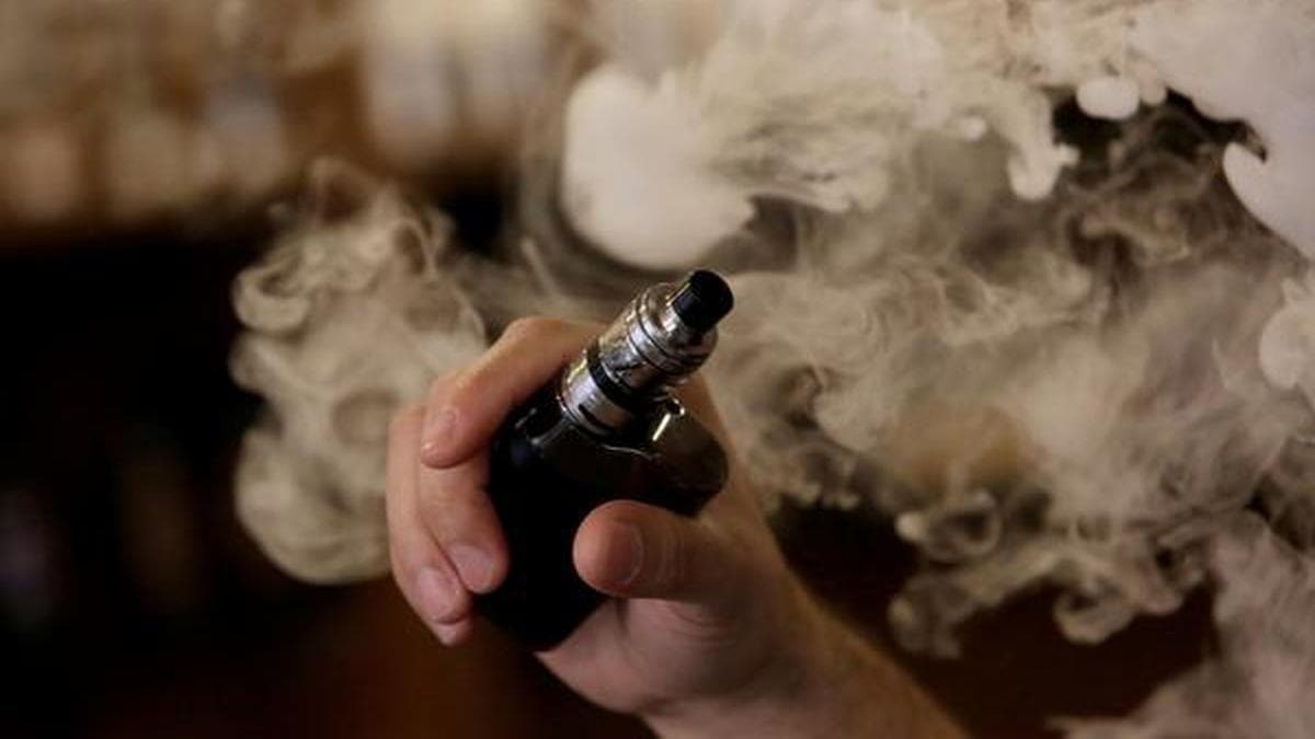 Pakistan Court Halts E-cigarette Ban, Orders Reopening of Shops