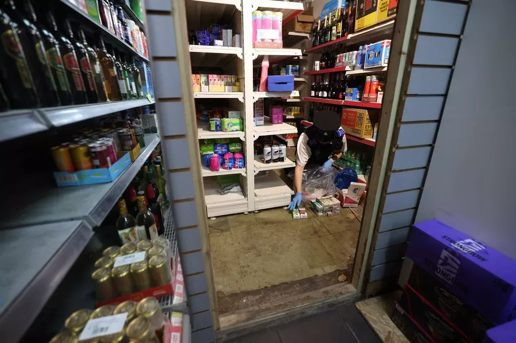 英国利物浦收缴超7000支非法电子烟 禁令实施后执法力度加大