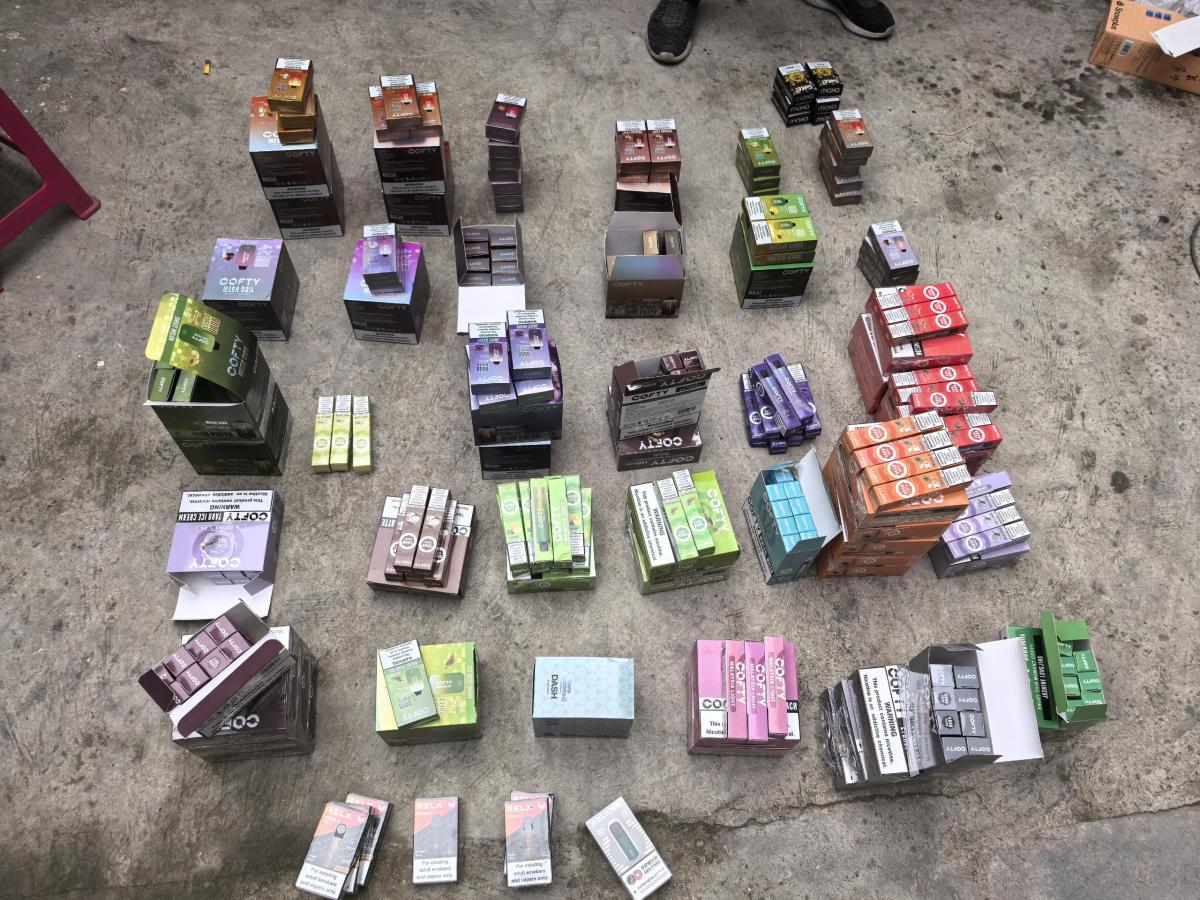 云南大理市局查获一起非法经营电子烟案件