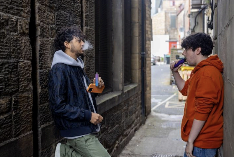 UK Report: Teen Vaping Rate Drops to 15% as 63% See E-Cigs as Equally Harmful as Smoking
