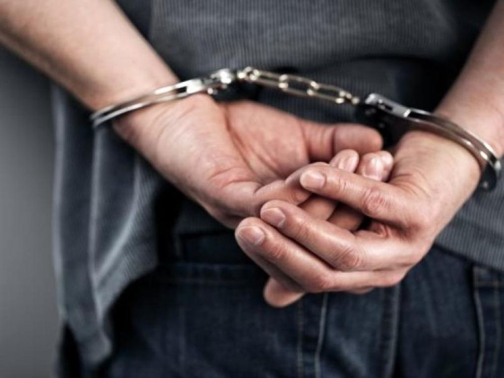 Hombre de Singapur, de 41 años, acusado de fabricar cigarrillos electrónicos con drogas, enfrenta cargos.