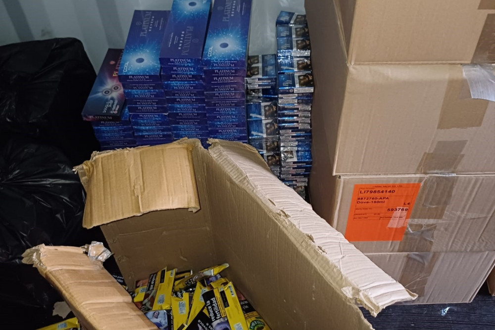 UK Stoke-on-Trent Police Crack Down on Illegal Tobacco and Vapes, Seize Products Worth $920,000