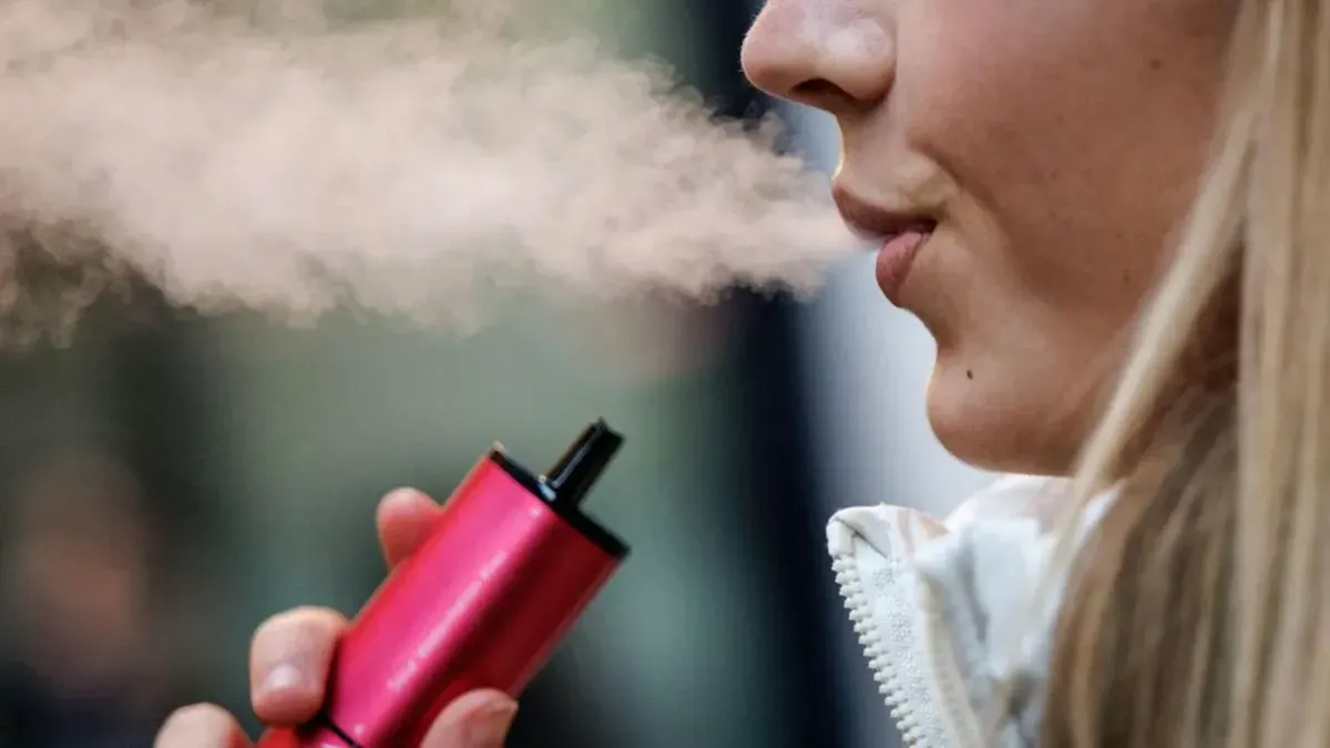 Derbyshire,UK officials seize nearly 2500 illegal disposable e-cigarettes
