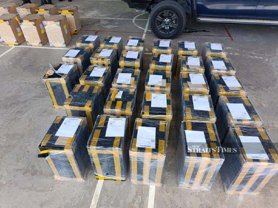 Smuggled e-cigarettes seized in Padang Besar, Malaysia, involving about $220,000