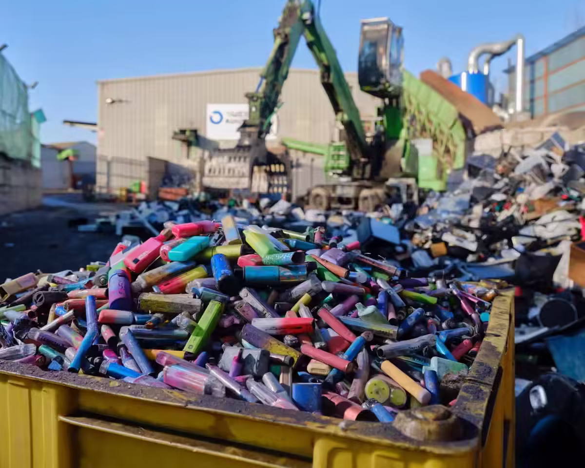 UK to Require E-cigarette Retailers to Pay for Disposal under 'Polluter Pays' Principle