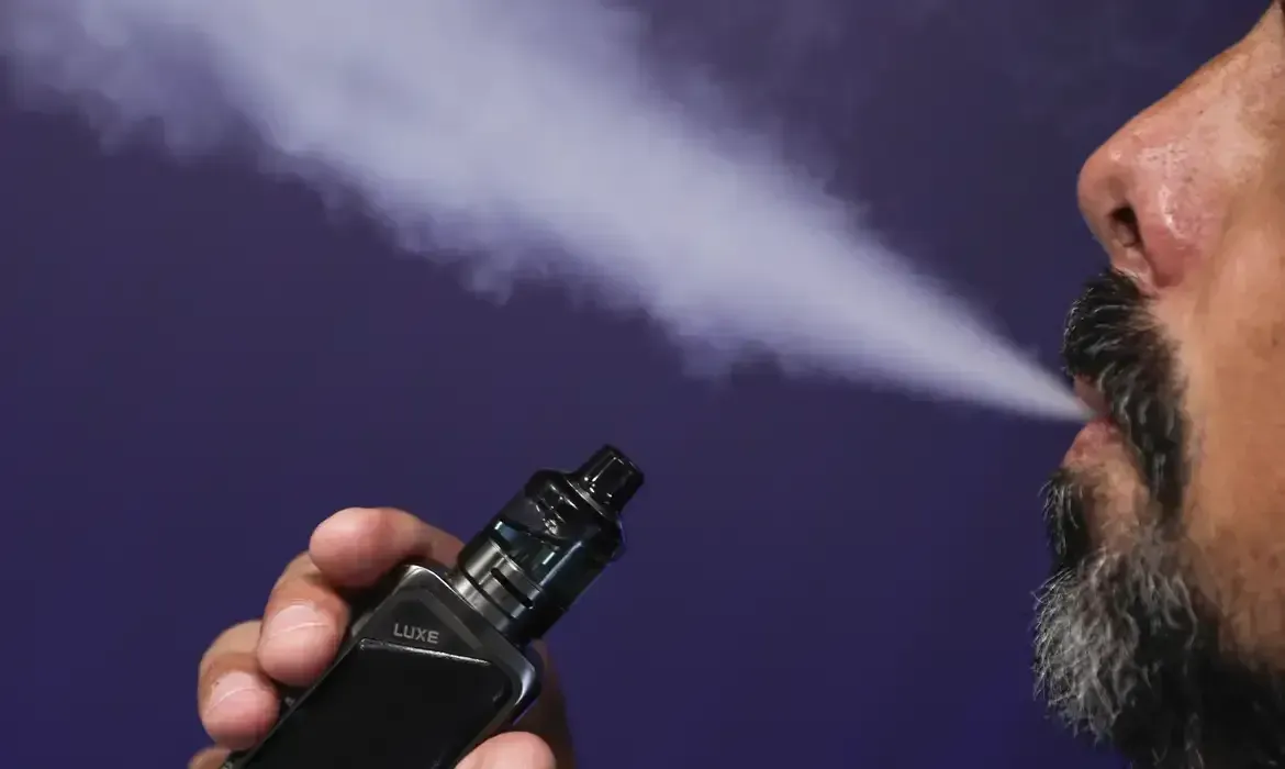 Brazilian city council of Anápolis approves new law banning the use of e-cigarettes and hookahs in public places