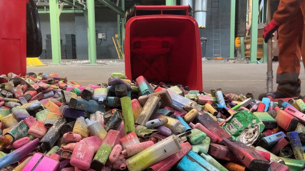 UK Waste Fires Surge: Biffa Calls for Enhanced E-Cigarette Recycling Management