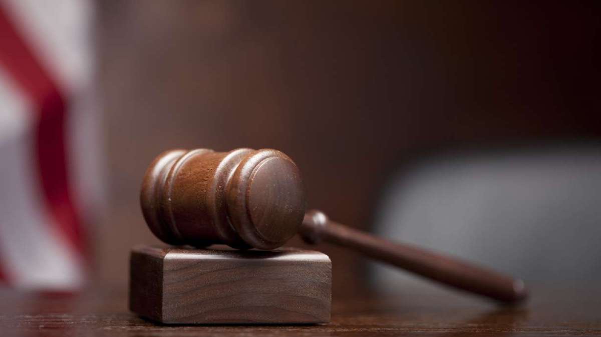 美国明尼苏达教师被控在犹他州校外教学期间与学生共享大麻电子烟