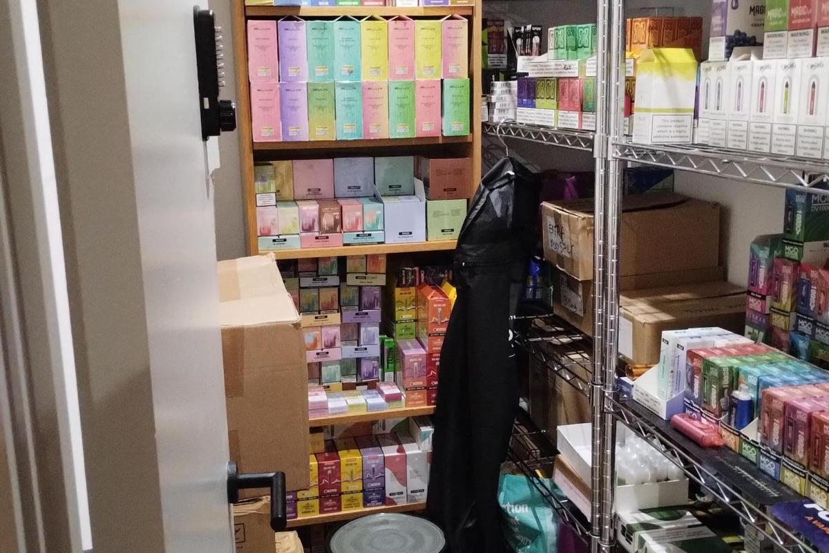 London Seizes 3,000 Illegal Disposable Vapes Worth Approximately £35,000