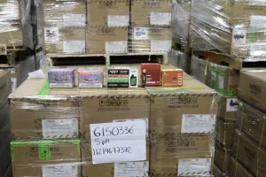 美国史上最大电子烟查获行动：扣押470万件非法电子烟，零售价值约6.27亿元人民币