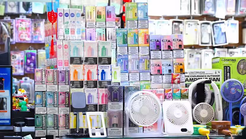 After Singapore strengthened e-cigarette regulations, the price of black market products increased by three times