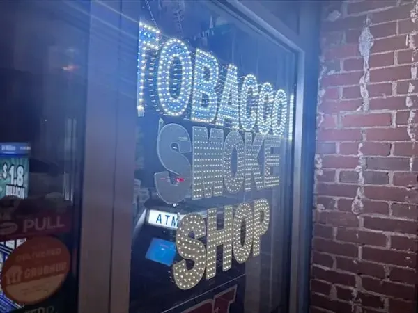 Pittsburgh officials consider new restrictions on e-cigarette shops to protect children and communities