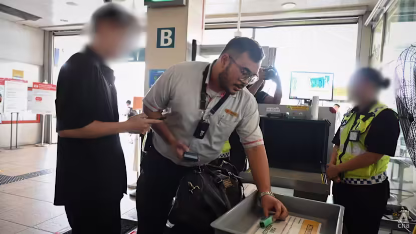Singapore's Bishan MRT station security officers apprehended a man who discarded an e-cigarette, as crackdown efforts intensify