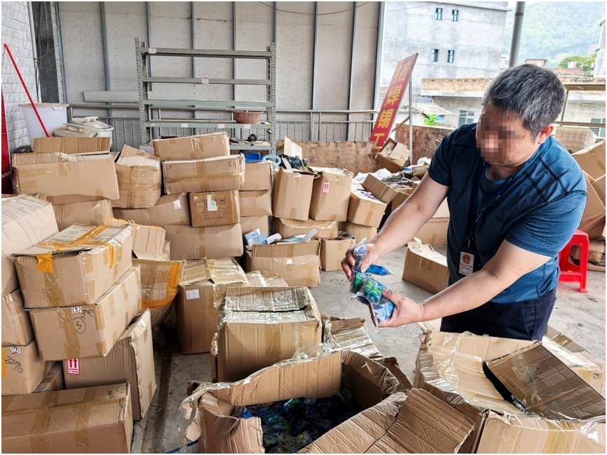 广西博白破获电子烟制假案:查获3万支假冒产品,涉案货值超200万元