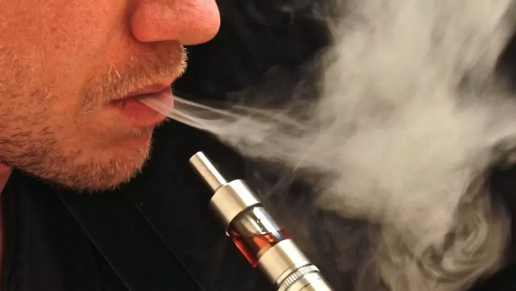 France’s Finance Committee Rejects 2026 Vaping Tax, Backs Online Sales Ban