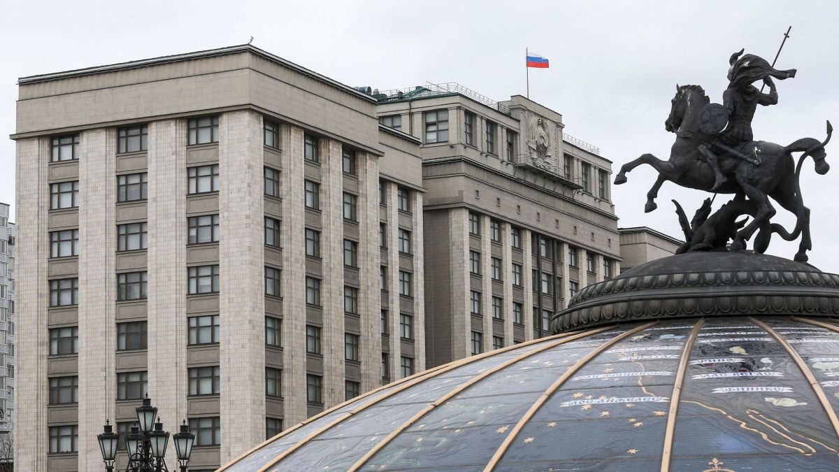 Russian State Duma Committee supports bill for tobacco and nicotine products market legalization, implementing mandatory licensing system for wholesale and retail trade. Licenses to be issued starting March 1, 2026; illegal sales to be fully prohibited fr