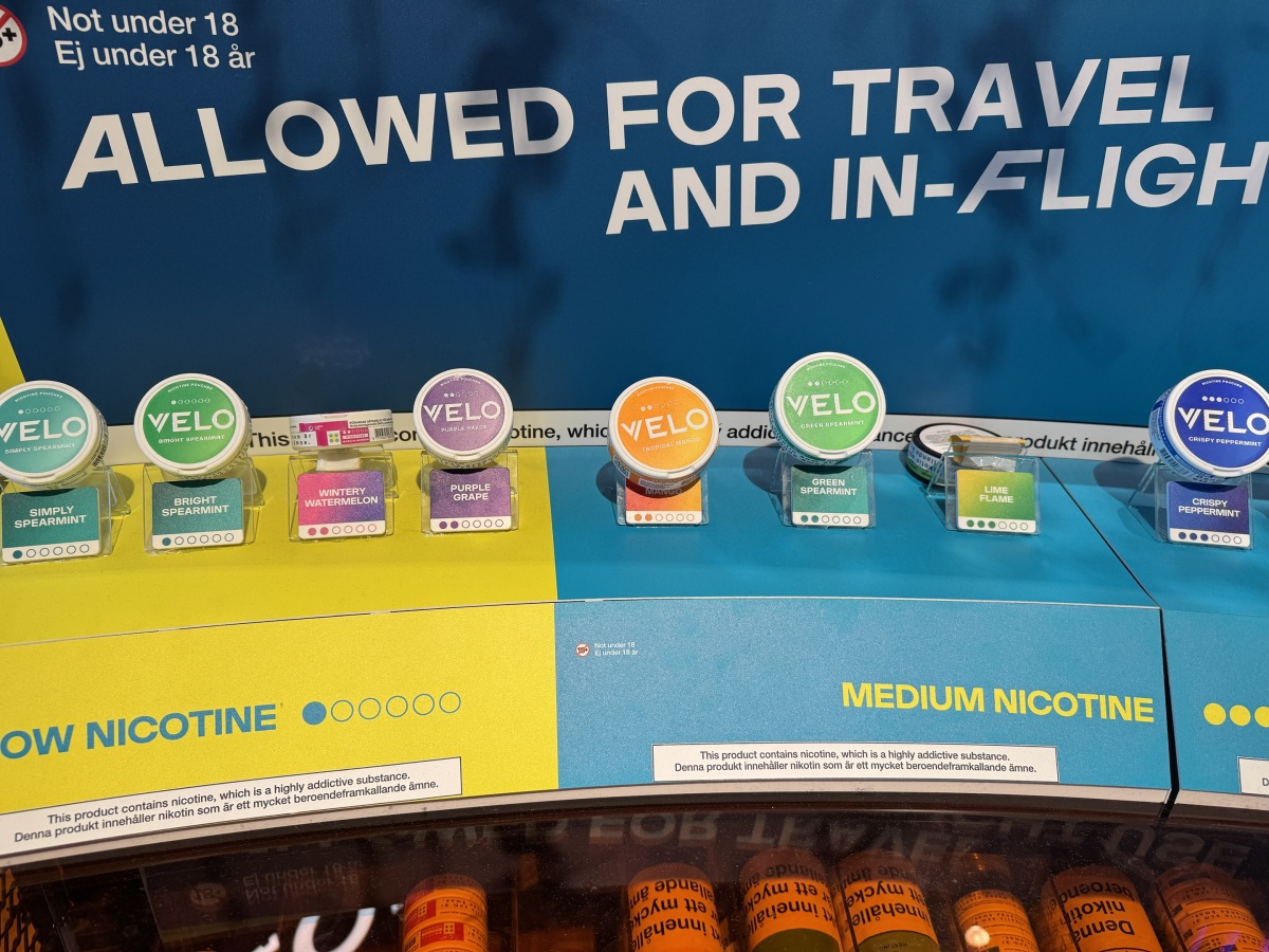 2Firsts 调研｜VELO 在瑞典首都机场：强化“旅途用户”心智、风味矩阵全量展示