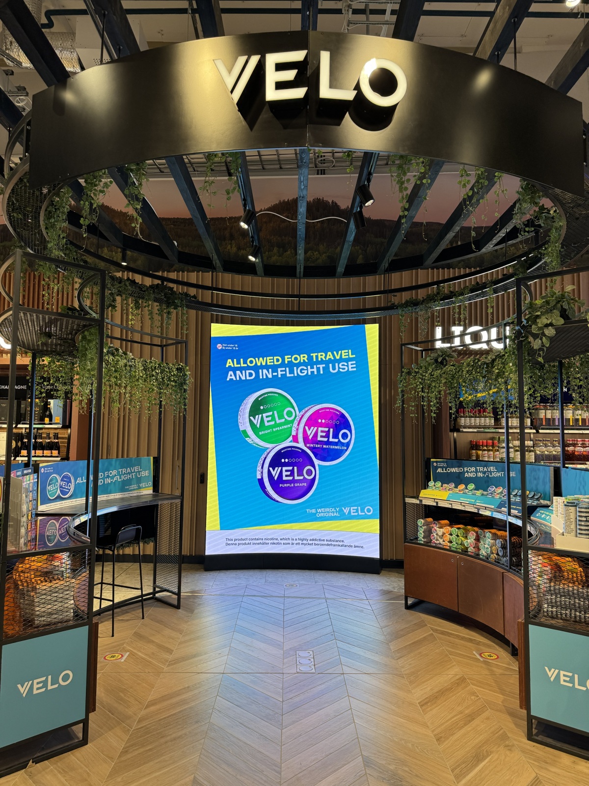 2Firsts 调研｜VELO 在瑞典首都机场：强化“旅途用户”心智、风味矩阵全量展示