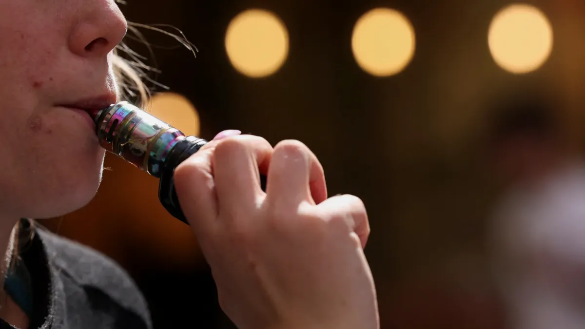 Czech Republic to Tighten E-Cigarette Rules in December, Ban Candy Flavours and Cannabinoids