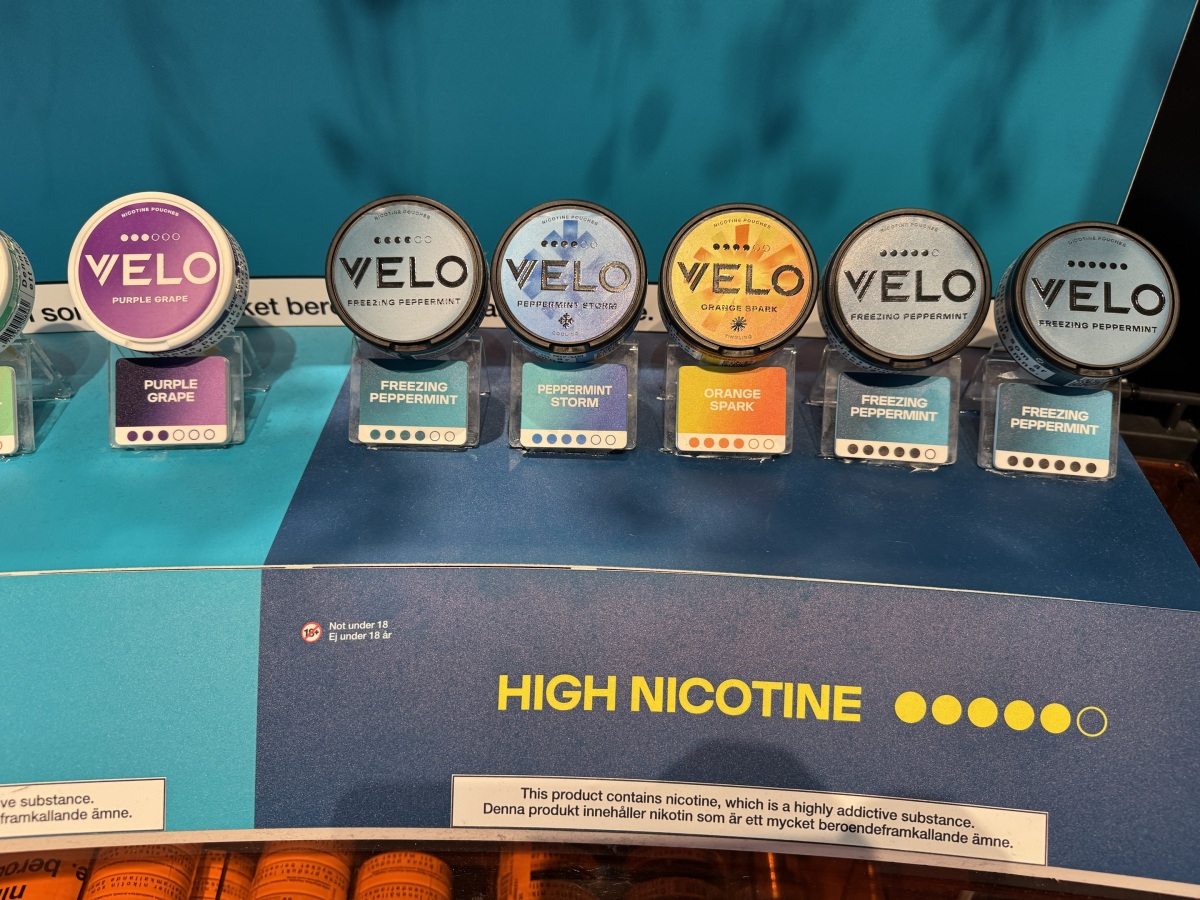 2Firsts 调研｜VELO 在瑞典首都机场：强化“旅途用户”心智、风味矩阵全量展示