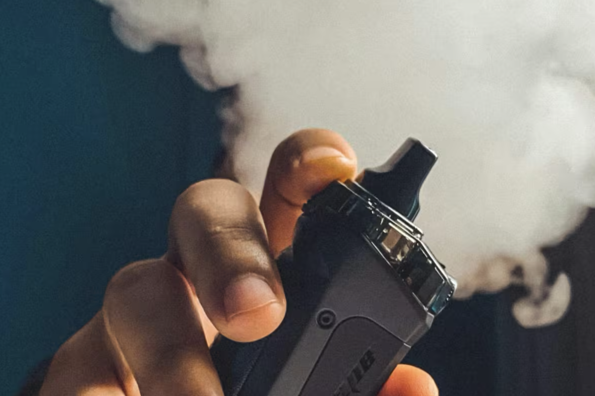 Mexico's Lower House Health Committee to Vote on Reforming Health General Law, Potentially Banning E-Cigarettes and Toxic Inhalation Devices. Morena Party Seeks Amendment to Include Heated Tobacco Products. Violators Face Prison Time and Fines.