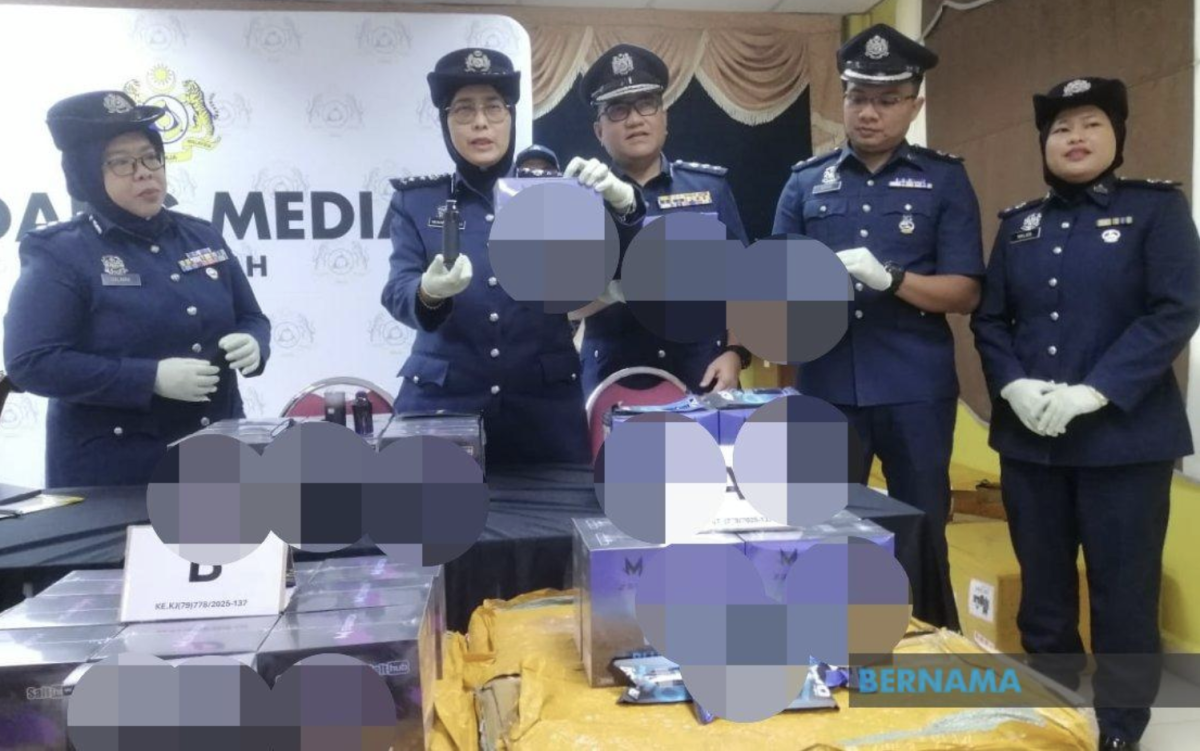 Malaysian Customs Seizes Over $2.7 Million Worth of e-cigarette Products in Kedah, Investigations Underway