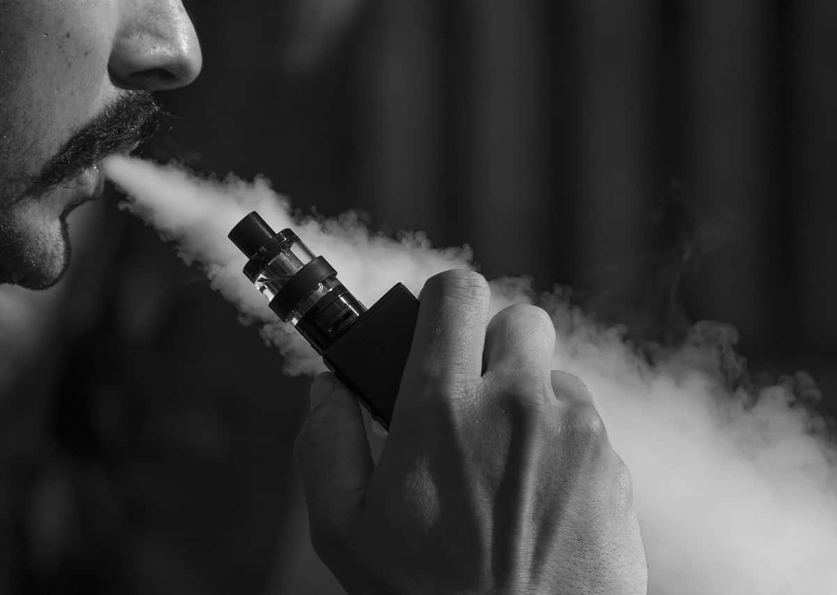 Costa Rica Ruling Party Lawmaker Proposes Vape Ban as Experts Warn of Black Market Risks